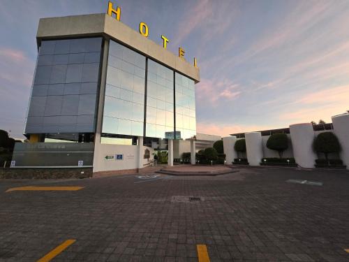 Queretaro Hotel | Relax at Hotel Alcampo: 4-Star Comfort with Amenities