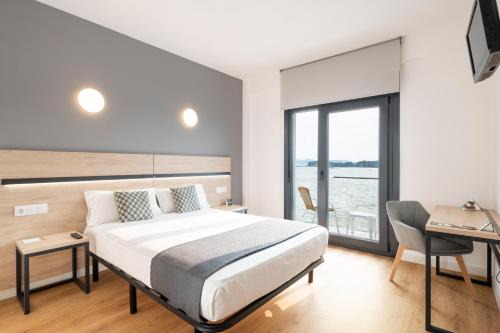 O Grove Hotel | Cozy Hotel Alda Vía Norte: Pet-Friendly Oceanfront Retreat