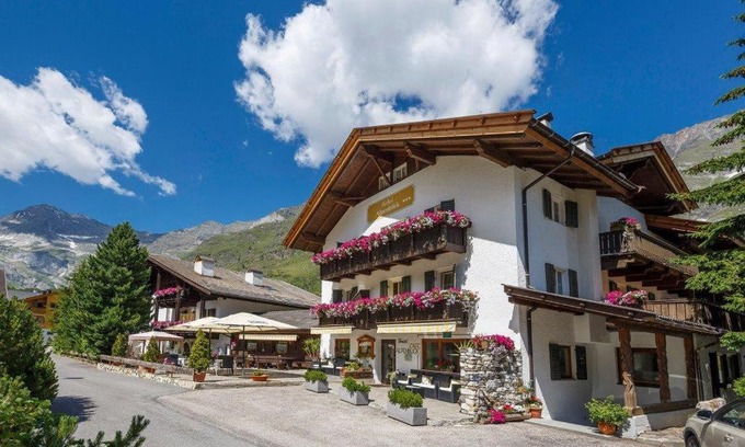 Plan Hotel | Discover Hotel Alpenblick: Pool, Spa & High Guest Ratings