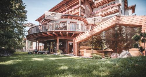 Sesto Hotel | Explore Hotel Alpenblick: Family-Friendly Oceanfront Escape