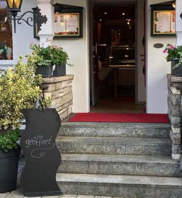 Scheidegg Hotel | Enjoy Comfort and Breakfast at Hotel Alpenrose with Ocean Views
