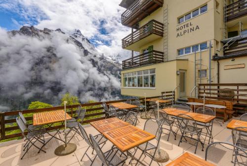 Murren Hotel | Experience Comfort at Hotel Alpina - Rated 8.9/10