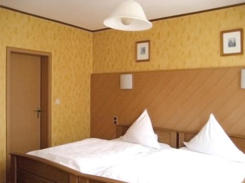Wassenberg Hotel | Pet-Friendly Hotel Alt Wassenberg with Breakfast Included