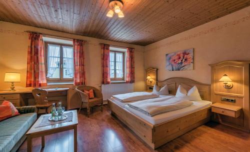 Lenggries Hotel | Guest Favorite: Hotel Altwirt with Hot Tub & Breakfast