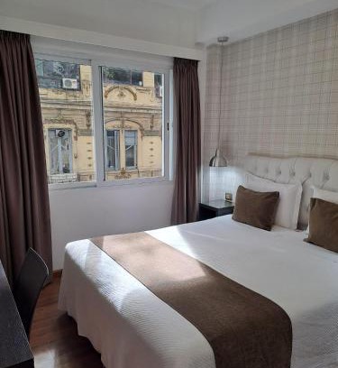 Centro Hotel | Discover Hotel Alvear: Family-Friendly with Dining Options