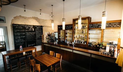 Weilburg Hotel | Comfortable Stay at Hotel am Bahnhof with Pet-Friendly Perks
