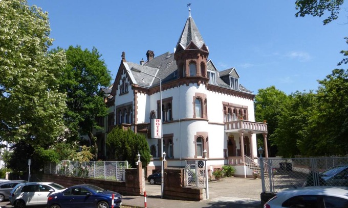 Sachsenhausen-Sud House | Family-Friendly Retreat at Hotel am Berg - Rated 8.3/10