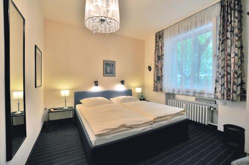 Pempelfort Hotel | Discover Hotel Am Ehrenhof: Pet-Friendly with Hot Tub
