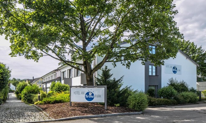 Furstenfeldbruck District Hotel | Family-Friendly Hotel am Krone Park with Great Amenities