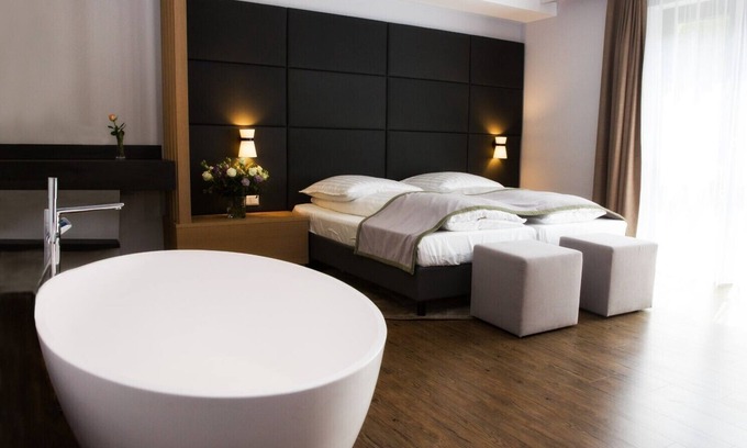 Wipperfuerth Hotel | Top-Rated Hotel am Markt with Breakfast & Family Amenities