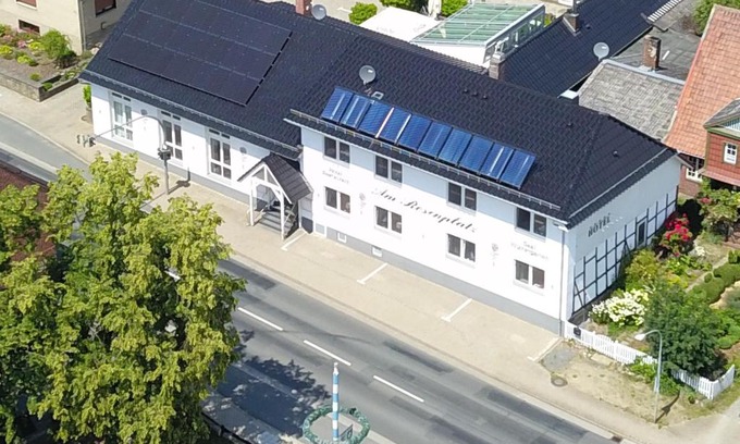 Brechtorf Hotel | Hotel am Rosenplatz: 24-Hour Check-In & Free Parking