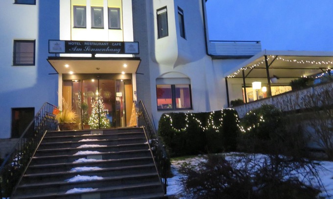Harleshausen Hotel | Discover Comfort at Hotel Am Sonnenhang with Spa & Breakfast