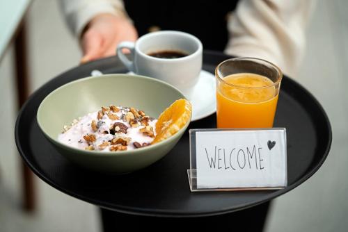 Leixões Hotel | Relax at Hotel Amadeos in Matosinhos, Porto with Family