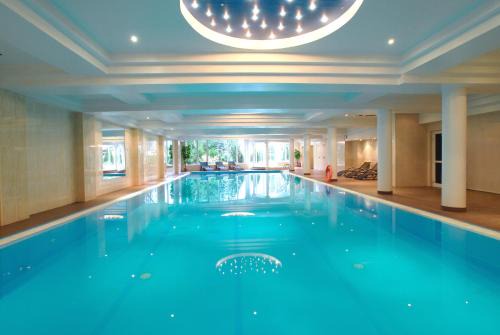 Lodz Hotel | Inviting Hotel Ambasador Chojny with Family-Friendly Amenities
