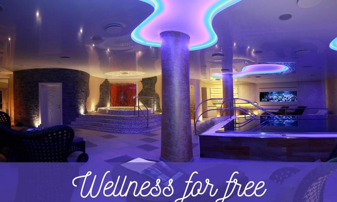 City Centre Hotel | Relax at Hotel Ambiente Wellness & Spa with Pool and Hot Tub