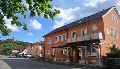 Kulmbach House | Discover Comfort at Hotel An der Eiche with Family-Friendly Amenities