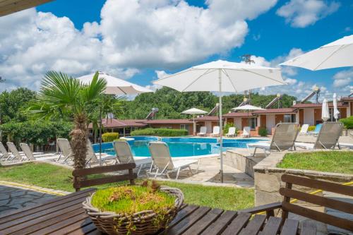 Sinemoretz Resort | Experience Comfort at Hotel Anchor with Ocean View Amenities