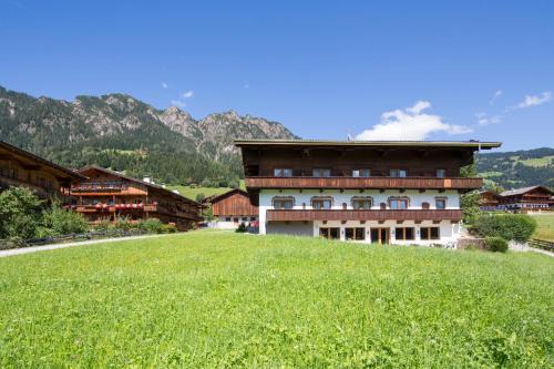 Alpbach Hotel | Hotel Andreas: Family-Friendly Stay with Delicious Breakfast