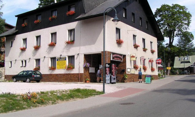 Harrachov Hotel | Comfortable Hotel Anna: Pet-Friendly with Breakfast & Hot Tub