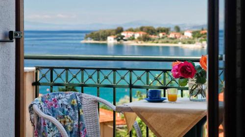 Kato Gatzea Apartment | Top-Rated Hotel Apartments Sikia with Oceanfront Views