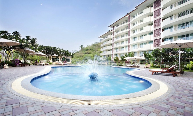 Khao Tao Apartment | Discover Hotel Apartments in Serene Surroundings with Pool