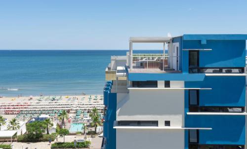 Alba Hotel | Oceanfront Escape at Hotel Apollo - 4-Star Comfort Awaits