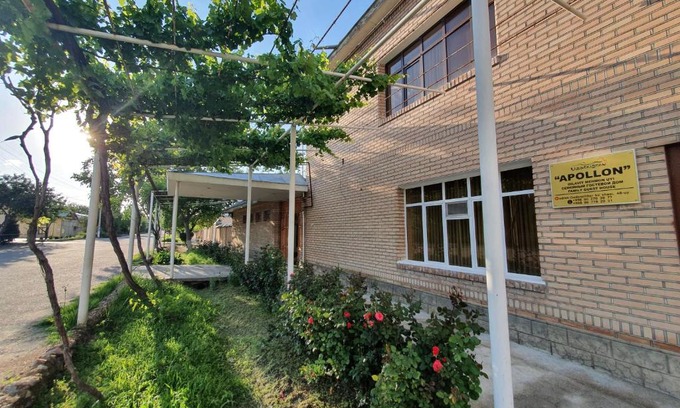 Samarkand House | Top-Rated Hotel Apollon: Family-Friendly with Breakfast