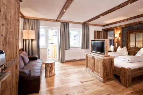 Waidring Hotel | Experience Oceanfront Bliss at Hotel Heigenhauser Superior