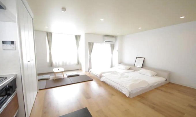 Korinbo Apartment | Family-Friendly Retreat at HOTEL APT SESELA with Hot Tub