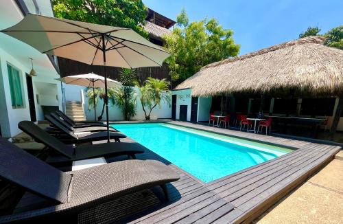 Puerto Escondido Hotel | Unwind at Hotel Aqualuna with Pool & Hot Tub Amenities