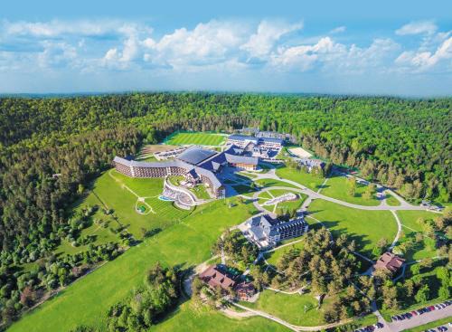 Arłamow Hotel | Experience Hotel Arłamów: 4-Star Retreat with Pool & Hot Tub