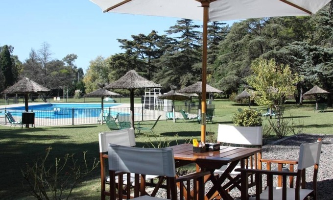 San Nicolas de los Arroyos Hotel | Relax at Hotel Colonial San Nicolás with Pool & Spa Amenities