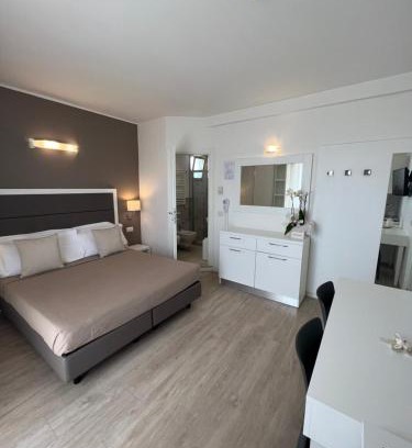 Fogliano Marina Hotel | Pet-Friendly Hotel Ardea with Ocean View and Pool Access