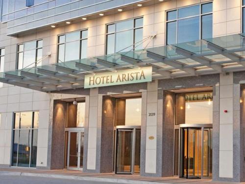 Naperville Hotel | Discover Hotel Arista: 4-Star Stay with Breakfast Included