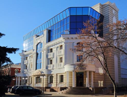 Sukhinovka Hotel | Delightful Hotel Aristokrat: Rated 9/10 with Hot Tub Access