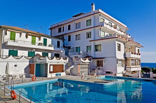 Sanremo Hotel | Ideal Retreat at Hotel Ariston Montecarlo with Ocean Views