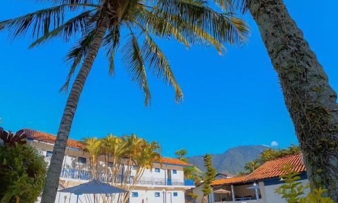 Arrastao Hotel | Hotel Arrastão: Relax by the Pool with Delicious Breakfast