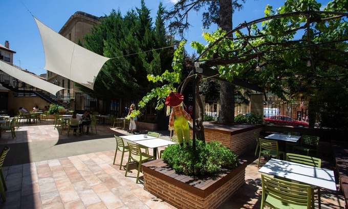 Haro Hotel | Inviting Hotel Arrope: Top Amenities & 8.8/10 Guest Rating