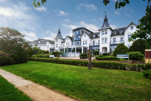 Zinnowitz Apartment | Oceanfront Retreat at Hotel Asgard's Meereswarte