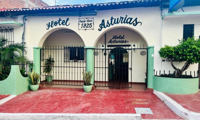 Acapulco Tradicional Hotel | Discover Comfort at Hotel Asturias with Pool & Breakfast