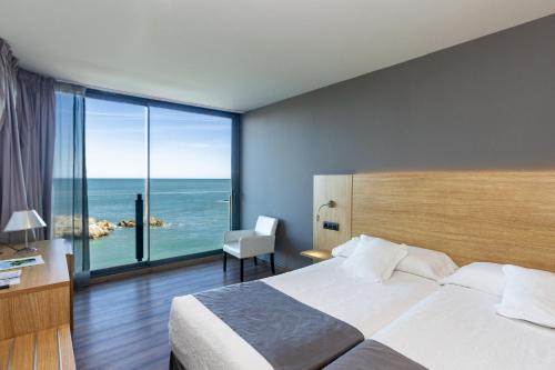 Isla Hotel | Hotel Astuy: Oceanfront Stay with Pool & Family-Friendly Perks