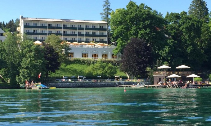 Seewalchen am Attersee Hotel | Oceanfront Hotel Attersee: Pet-Friendly with Private Beach