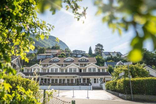 Aurland Hotel | Scenic Stays at Hotel Aurlandsfjord with Oceanfront Views