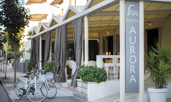 Lignano Sabbiadoro Hotel | Experience Hotel Aurora: Oceanfront Bliss & Pet Friendly