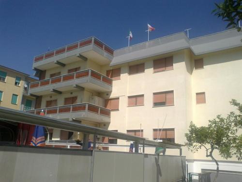 Minturno Hotel | Oceanfront Retreat at Hotel Aurora with Pool & Pet-Friendly