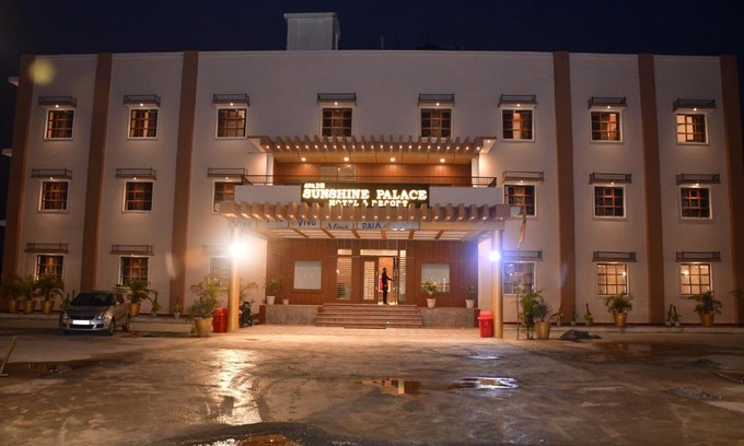 Tarabganj Hotel | Discover Comfort at Hotel Avadh Sunshine in Ayodhya