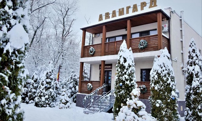 Rostov-on-Don Hotel | Discover Hotel Avant-Garde: 4-Star Stay with Pool & Hot Tub