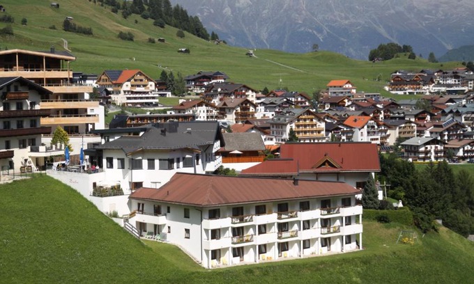 Serfaus Hotel | Discover Hotel Bärolina: Pet-Friendly Retreat with Spa