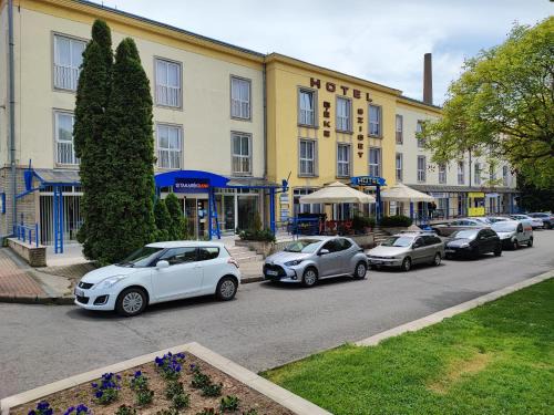 Komlo Hotel | Inviting Hotel Béke Sziget Komló: Pet-Friendly Getaway
