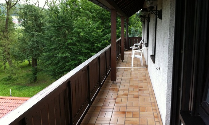 Goldbach Hotel | Cozy Hotel Bacchusstube garni with Breakfast Included